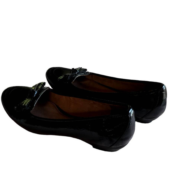 Copied - Naturalizer Patent Leather Flats with Bows - Picture 4 of 8